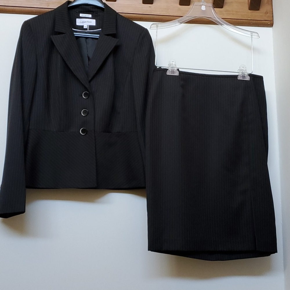 Practically new  Calvin Klein skirt suit